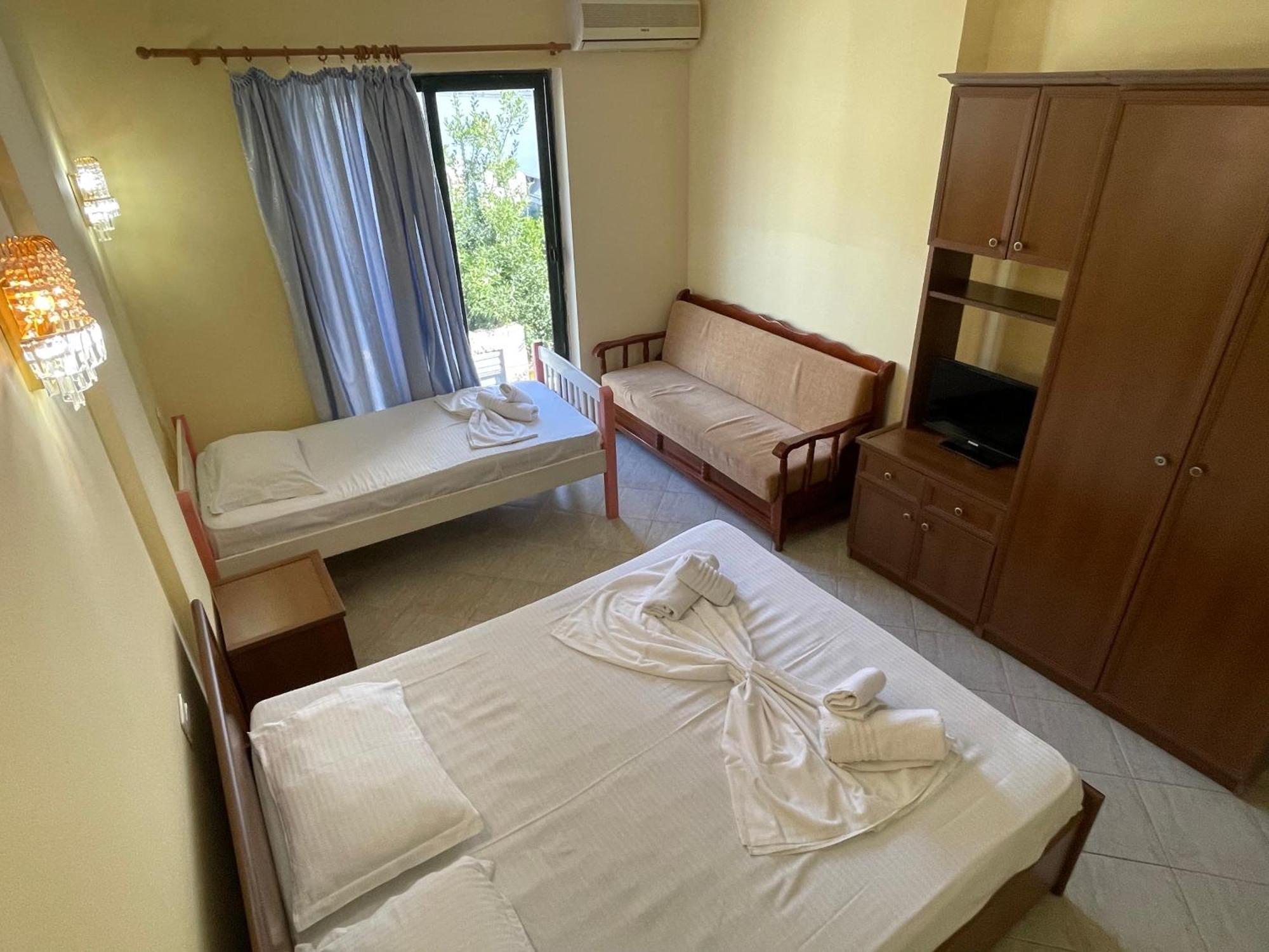 Sanremo Hotel Restorant Shkallnur Ngoại thất bức ảnh