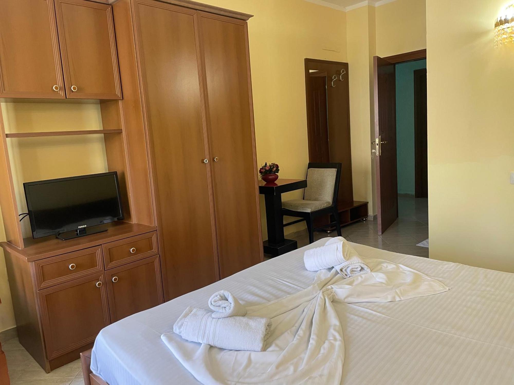Sanremo Hotel Restorant Shkallnur Ngoại thất bức ảnh