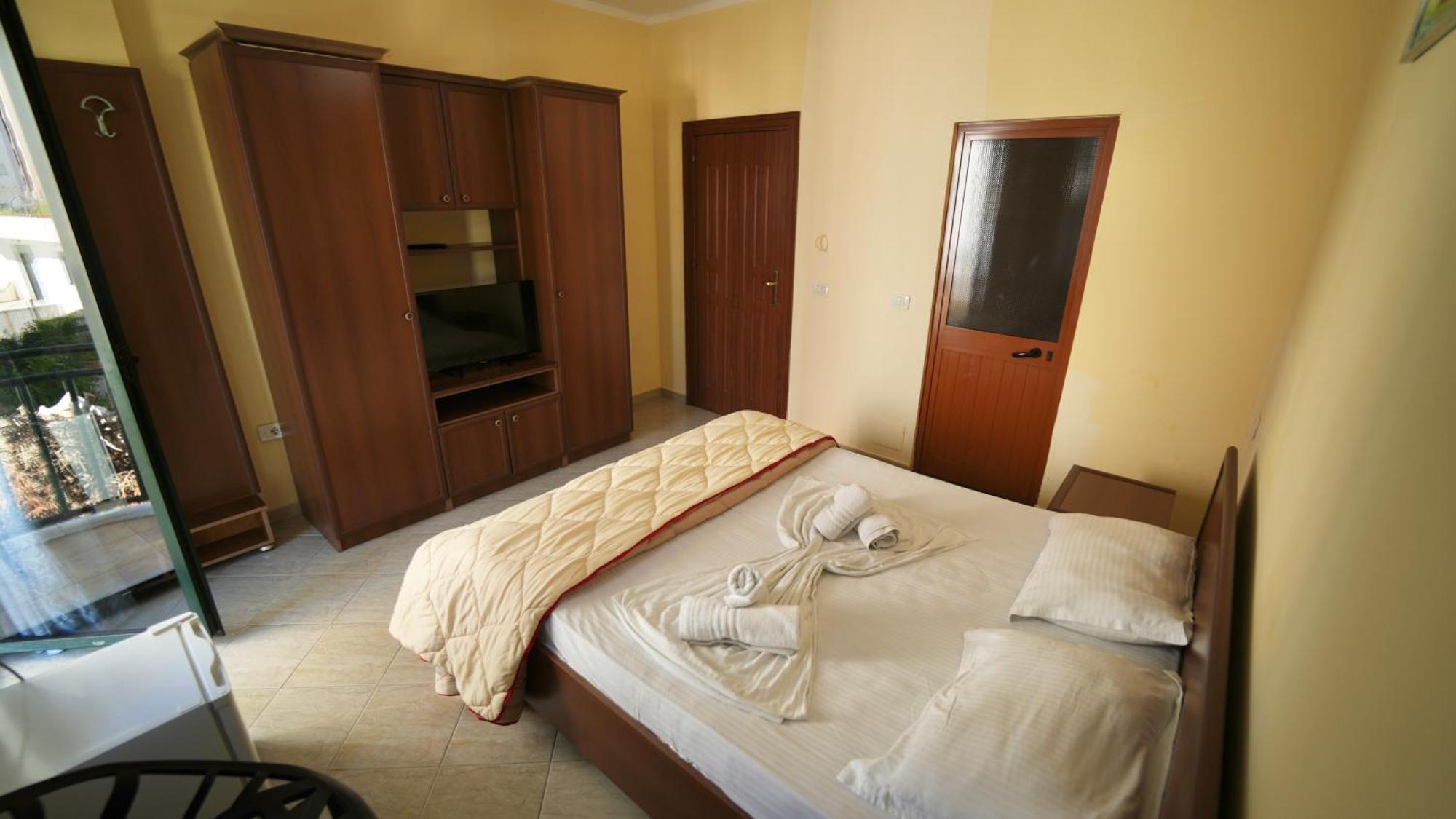 Sanremo Hotel Restorant Shkallnur Ngoại thất bức ảnh