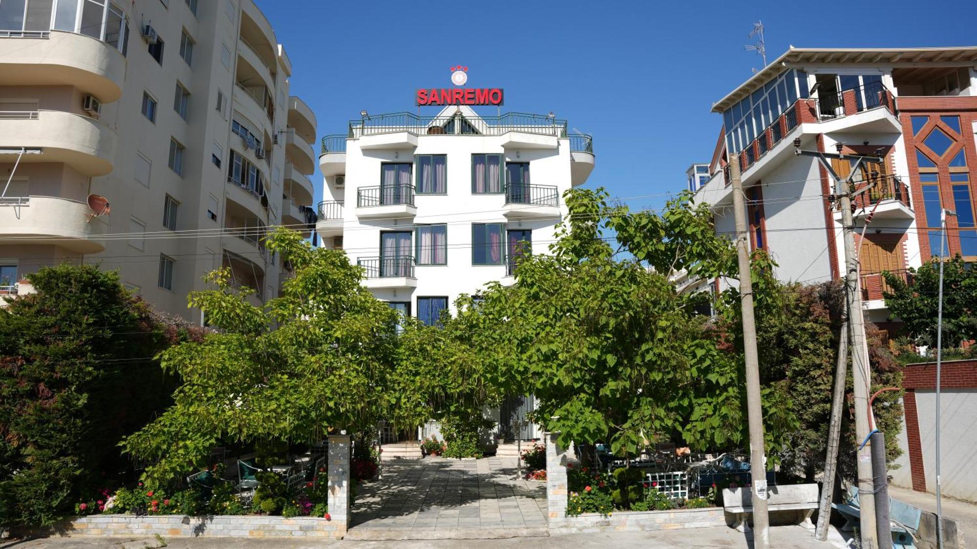 Sanremo Hotel Restorant Shkallnur Ngoại thất bức ảnh
