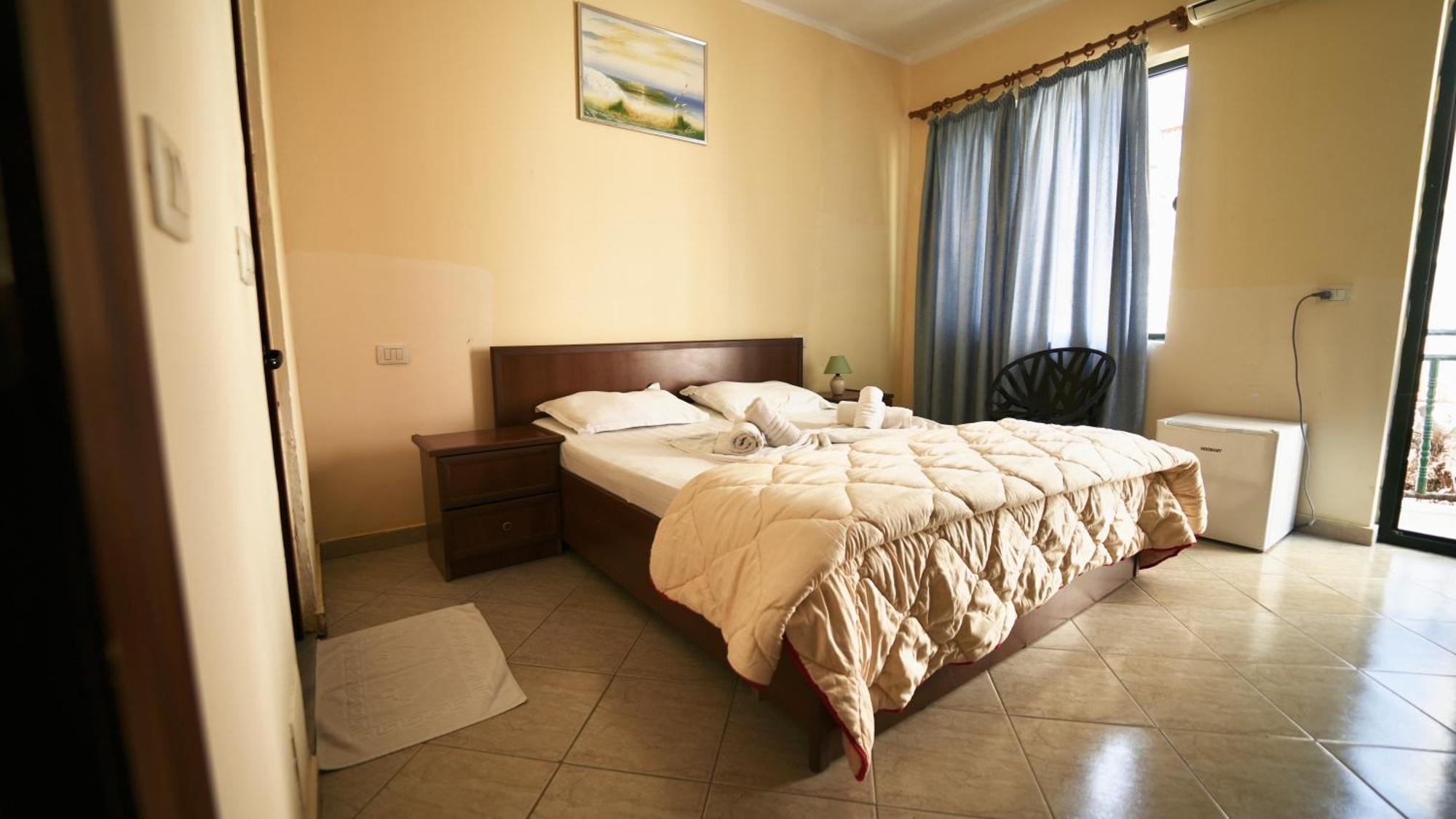 Sanremo Hotel Restorant Shkallnur Ngoại thất bức ảnh