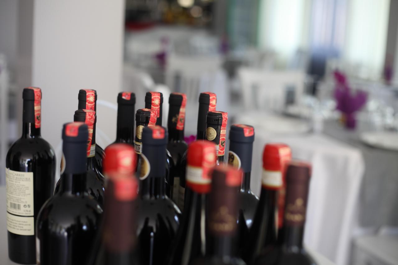 Sanremo Hotel Restorant Shkallnur Ngoại thất bức ảnh