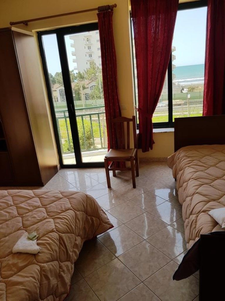 Sanremo Hotel Restorant Shkallnur Ngoại thất bức ảnh